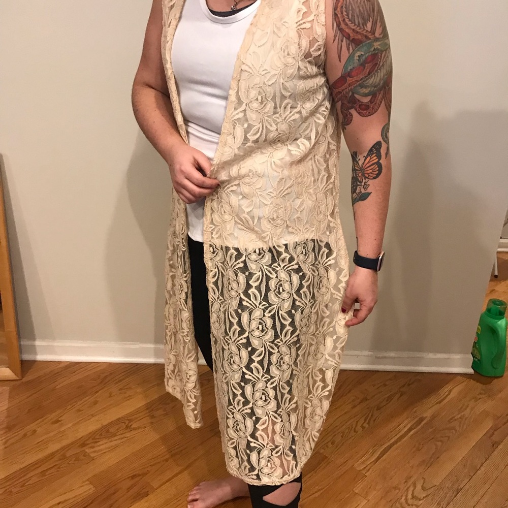 Medium Lace Vest (Joy)